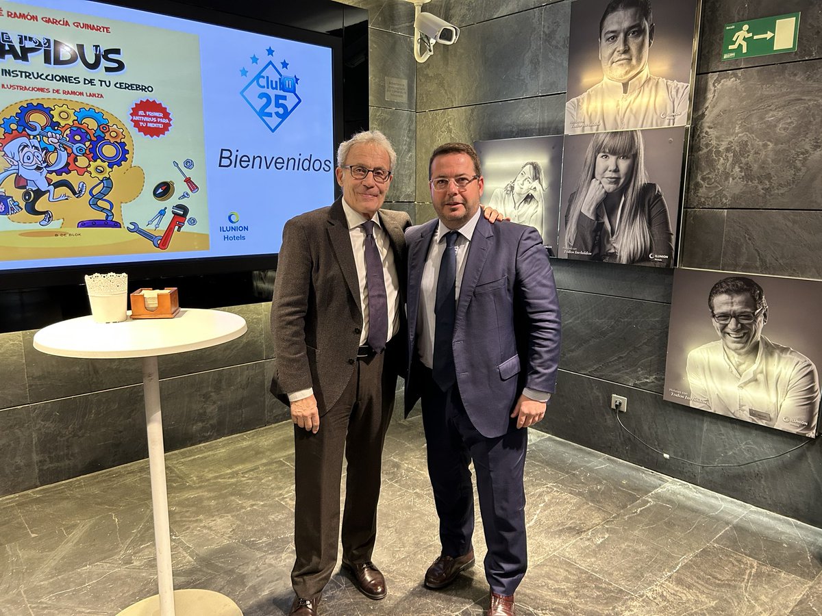 aalmodobar's tweet image. Con mi querido amigo el Profesor @dbiosca asistiendo a la comida del Club de Directores de Hotel - Club25 que además ha concluido con una interesante sesión de coaching y aprendizaje a cargo de José Ramón García Guinarte, Director del Instituto de Neurociencia y Alto Rendimiento.