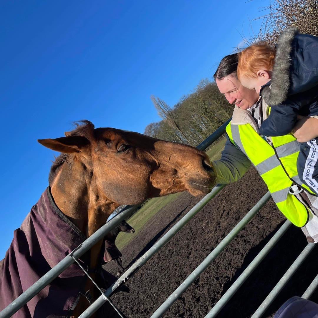 LittleNurseries's tweet photo. 🐴🐴Our Little Explorers in Rainford have been too visit the horses 🐴🐴 we made the most of the sunshine yesterday and went for a lovely walk to see the farm and horses, they even saw some chickens! 🐴🐓🐴🐓 #rainford #adventureawaits #EYFS https://t.co/KZJK08RD1w