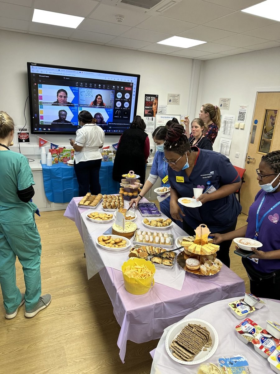 #TeamED celebrating #InternationalWomansDay the only way we know how 🎂🎂🍩 taking a minute to listen to the trusts  presentation whilst enjoying the amazing spread #EDFamily