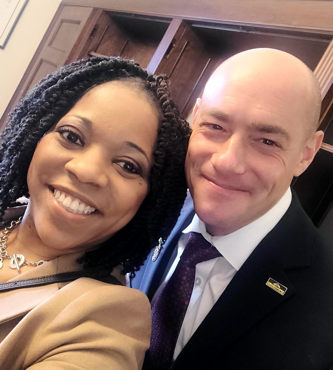 principallearns's tweet photo. A small group of our @chiefsforchange 55 membership Superintendent/State Superintendent group was invited to conduct Hill visits the day before our annual meeting. Great to see my friend and Congressman @GregLandsman
Proud to represent @IamCPS
#LoveWhatIDo and #WhereIDoIt https://t.co/8EgDZ59C8R
