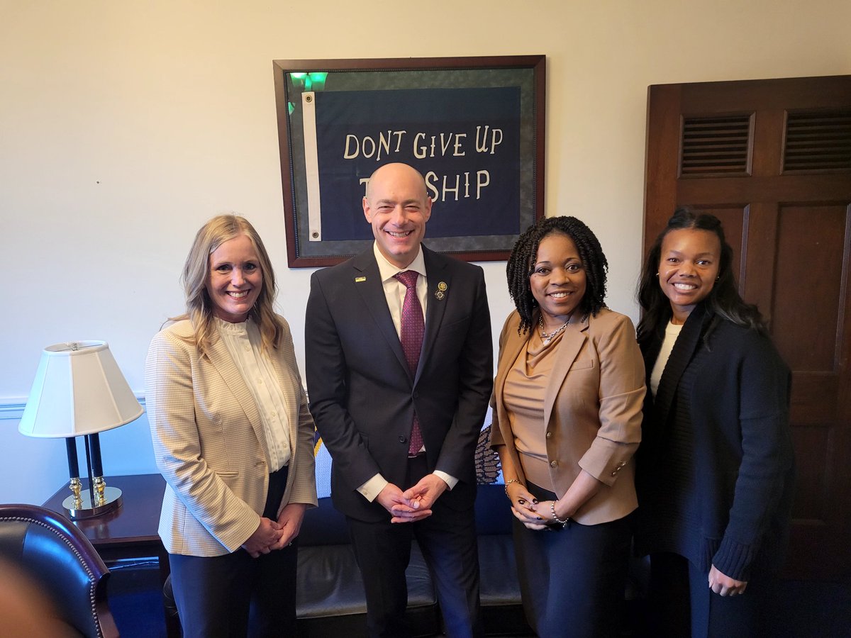 principallearns's tweet photo. A small group of our @chiefsforchange 55 membership Superintendent/State Superintendent group was invited to conduct Hill visits the day before our annual meeting. Great to see my friend and Congressman @GregLandsman
Proud to represent @IamCPS
#LoveWhatIDo and #WhereIDoIt https://t.co/8EgDZ59C8R