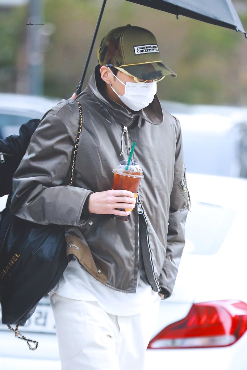 방과후 담임쌤이 잠깐 딩대에 다녀왔음👓   #강승윤 #위너 #WINNER #YOON  <a href="/official_yoon_/">official_yoon_</a>