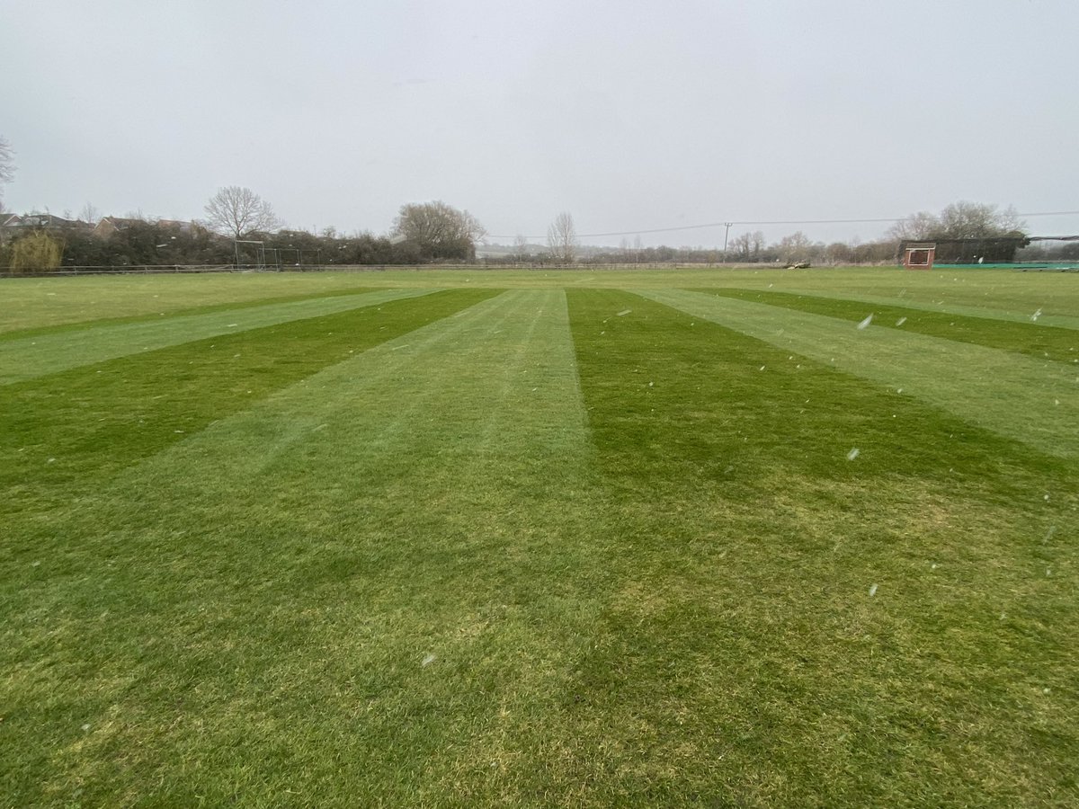 CarelFourie015's tweet image. Bit of TLC on cricket squares today 🌱@Thorpe_ArnoldCC @EGERTONPARKCC Light verti-cut /Honda rotery and then G860 cylinder cut with trailing seat @DennisMowers 👌🏻🏏 Sprayed with 20/20/30 mantle before the snow settling in @HeadlandAmenity @OriginAmenity @landrcl #falsespring 🤔