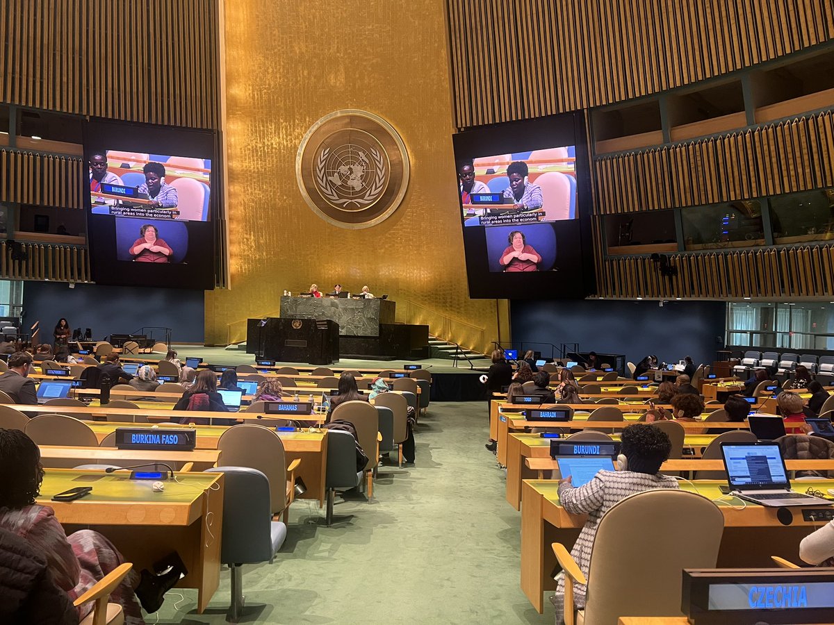 lautre_face's tweet photo. 💬“ La technologie au Burundi est un outil paré pour l’augmentation de l’inclusion financière. Ceci est remarquable surtout chez les femmes en milieu rural car elle permet pas mal de facilités qui concourrent à l'autonomisation de la femme…”
#CSW67 
#Burundi https://t.co/plzujmZUkU