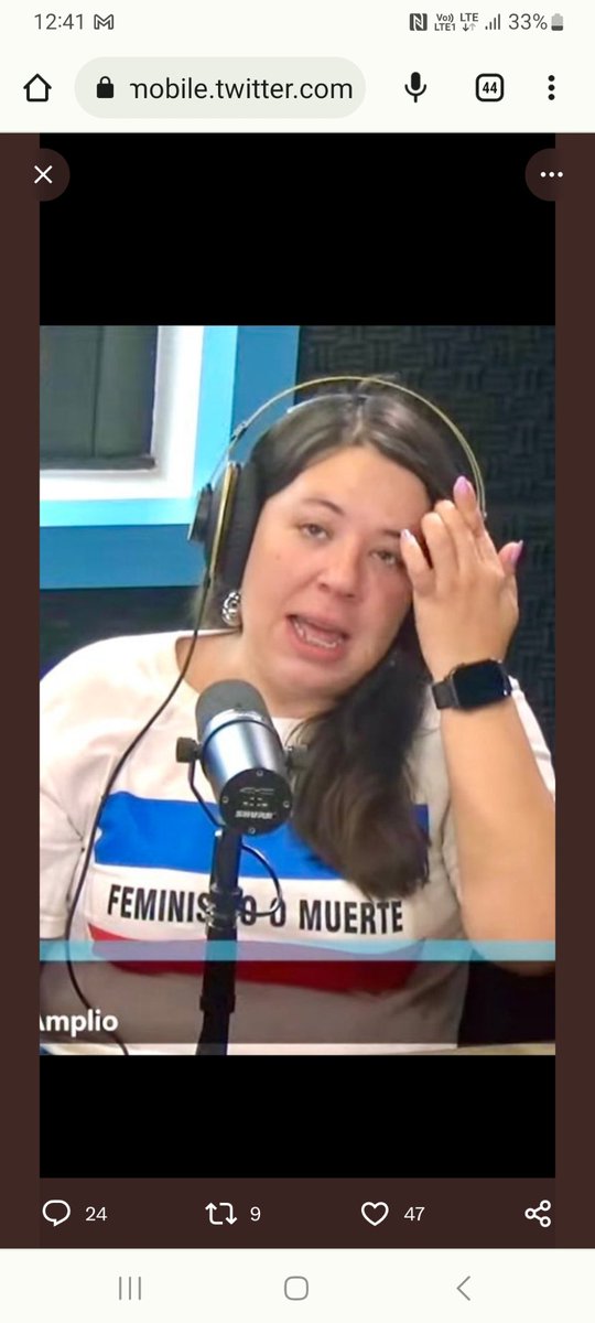 CIoeFish's tweet photo. Mujeres: Un grupo peleando por sua derechos como trabajadoras vs patotera con simbolo patrio alterado.🫣 Después no entienden que hay varios tipos de feminismo y que jamás podría pertenecer a este último. https://t.co/JuqrAD3Pdz