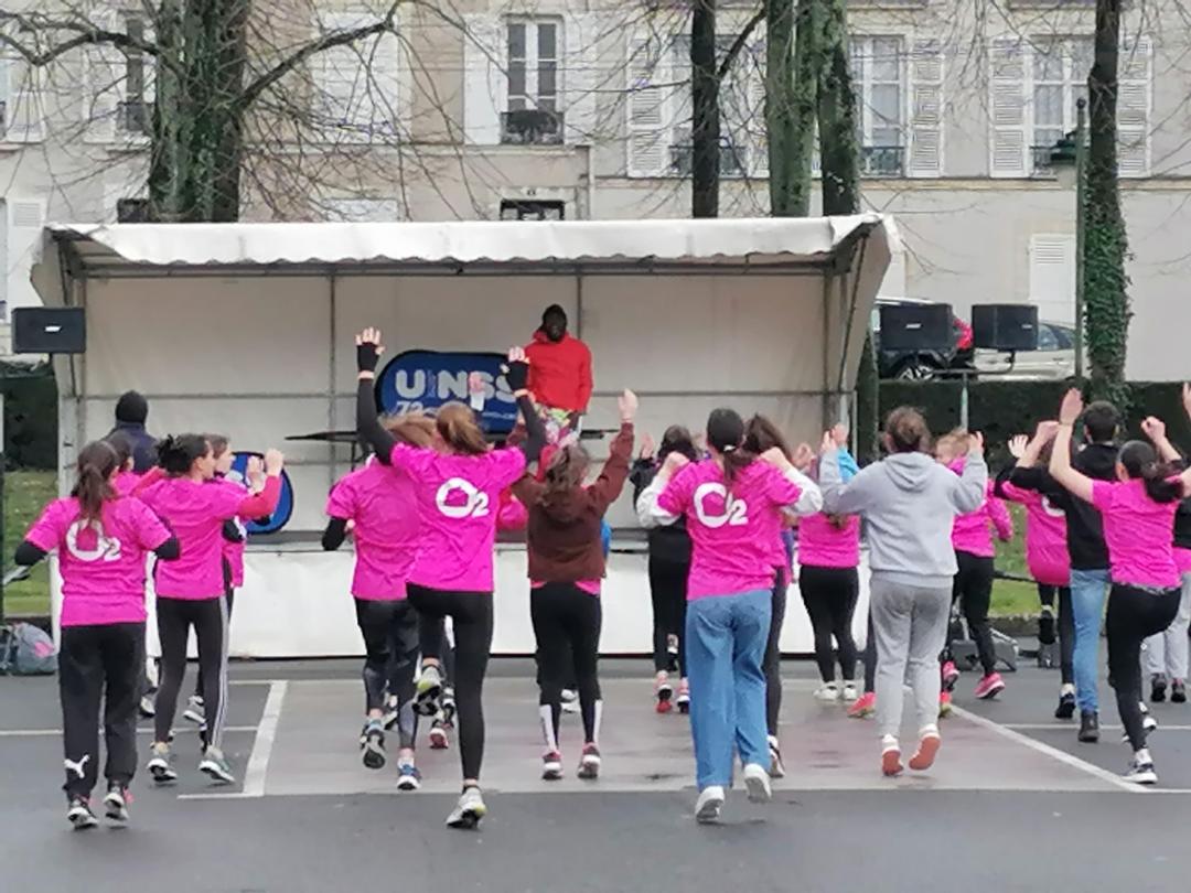 CPAM_72's tweet photo. #Prévention | La CPAM de la #Sarthe est partenaire de La Lycéenne, un évènement de promotion de la pratique sportive féminine, organisé au Mans par l'@UNSS72.
Nos conseillers prévention et une diététicienne y animent un stand prévention #santé, image corporelle et nutrition. https://t.co/arDJnOYf5Y