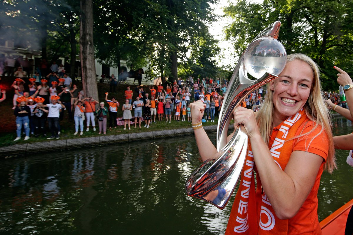 oranjevrouwen's tweet photo. 10 years of memories! 💭🧡

𝟵𝟵 𝗺𝗮𝘁𝗰𝗵𝗲𝘀 and counting! 🔝

#OnThisDay https://t.co/r65vuXtt1b