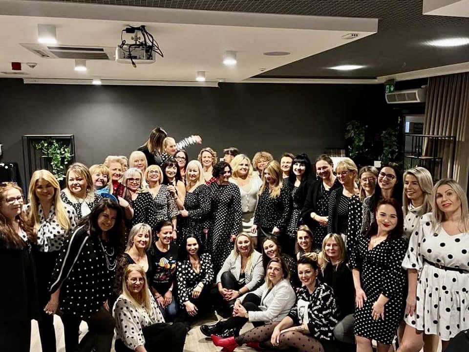 bozenalisowska's tweet photo. Siła jest kobietą i w kobietach siła ❤️❤️❤️❤️ W dniu naszego święta #DzieńKobiet życzę kobietom odwagi i siły w dążeniu do spełniania marzeń 💙💙💙 #strefakobiet #Lublin https://t.co/5T5RXTdcJX