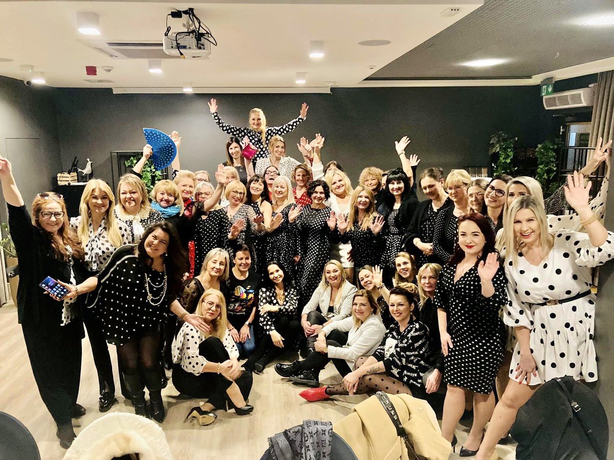 bozenalisowska's tweet photo. Siła jest kobietą i w kobietach siła ❤️❤️❤️❤️ W dniu naszego święta #DzieńKobiet życzę kobietom odwagi i siły w dążeniu do spełniania marzeń 💙💙💙 #strefakobiet #Lublin https://t.co/5T5RXTdcJX