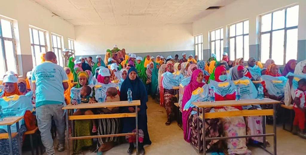 PromSoc_Etiopia's tweet photo. Feliz y reinvindicativo #8Marzo en la región somalí! hemos realizado un evento junto a las autoridades para concienciar sobre la importància de promover la educación de las niñas y sus derechos. Participación destacada de los clubs de niñas de los colegios! https://t.co/Hy0Njmk8Vl