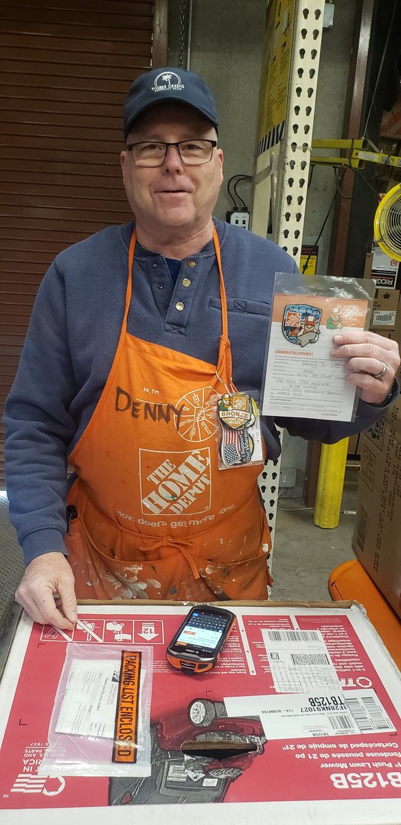 Cpngrats to our 2 employees of the month! Chloe with sales and Denny with Ops. You both do a great job, much appreciated!! @TarikWiles <a href="/KimGoldhardt187/">Kim Goldhardt</a>