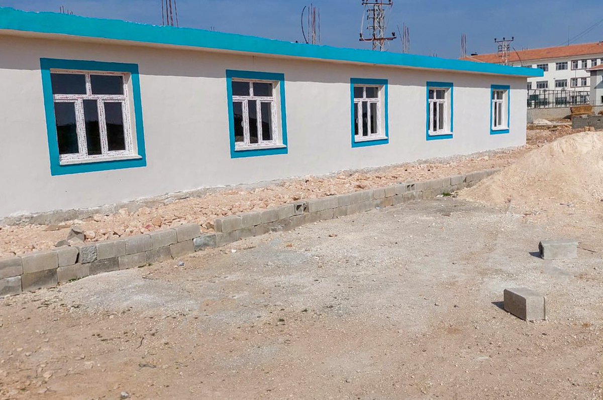 yalcinkayamehmt's tweet photo. ✅ #Berdi Kırsal Mahalle'mizde ki çok amaçlı kültür evinin (Taziye Evi) kapı ve pencere montaj işlemini de tamamladık.
Mahalle sakinlerimize hayırlı olmasını diliyorum. https://t.co/fdYwypIHBP