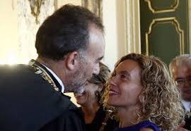 muntane_josep's tweet photo. Batet amenaça per carta Nogueras perquè no torni a tocar la bandera espanyola
Meritxell Batet adverteix Míriam Nogueras que prendrà mesures si torna a passar alguna cosa similar amb la bandera espanyola.
Lògic!
👇👇👇👇 https://t.co/XPL4Mo8n54