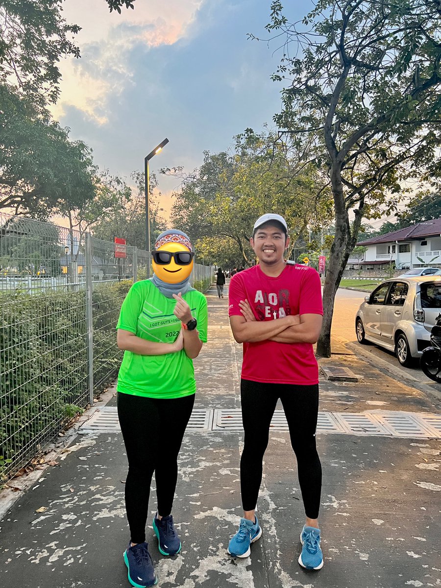 nazmihalim_'s tweet photo. March 8 - 40โ run w/ kakyong @tyrraawwrr & shoot PRM terus ๐คฃ
67/365
#runstreak
#TeamPRM
#keepgrinding
#beatyesterday https://t.co/sNaxqbCftK