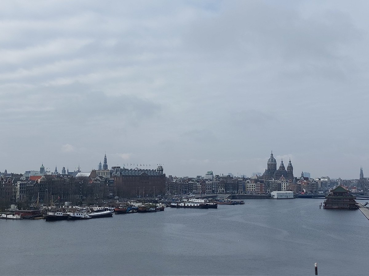 Citroengeelnl's tweet image. 3e dag Amsterdam op een rij. #notwork