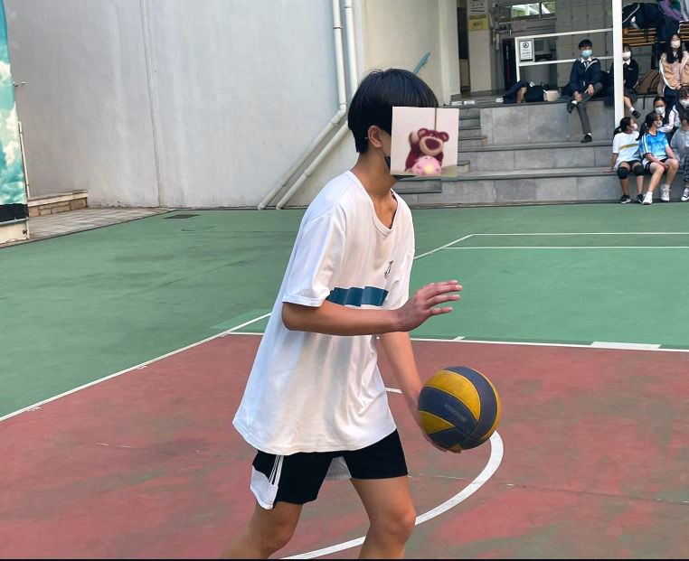 HaydenTwk's tweet photo. 想打排球🏐了☹️ （又係呢張🫶🏻 https://t.co/EAYkESaQnr
