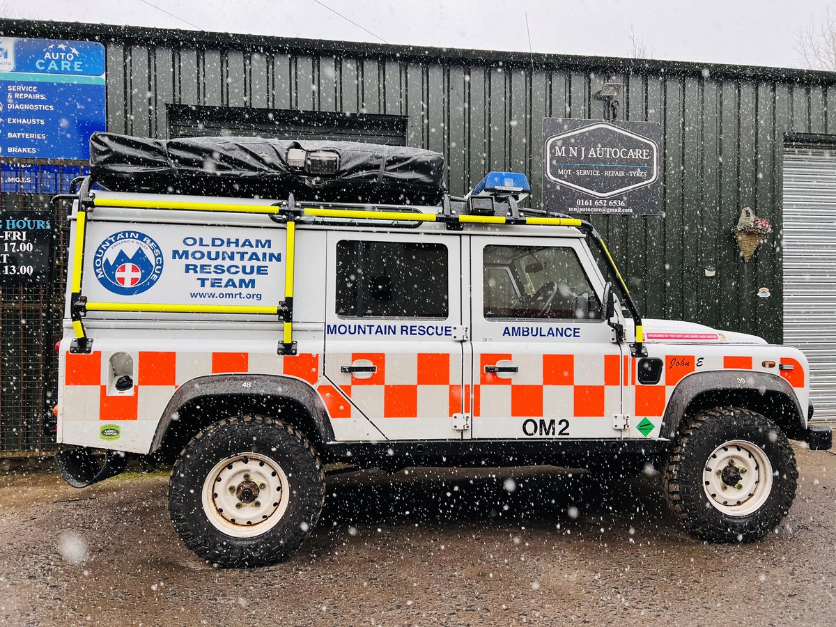 Auto_Lass's tweet photo. Battery replacements on OM1 &amp; OM2 OMRT’s Land Rover ambulances yesterday &amp; today. Good timing I’d say, ready for the wintery weather. Thank you for all that you do #OMRT 👏🏻💙 https://t.co/hczUDRUAzv