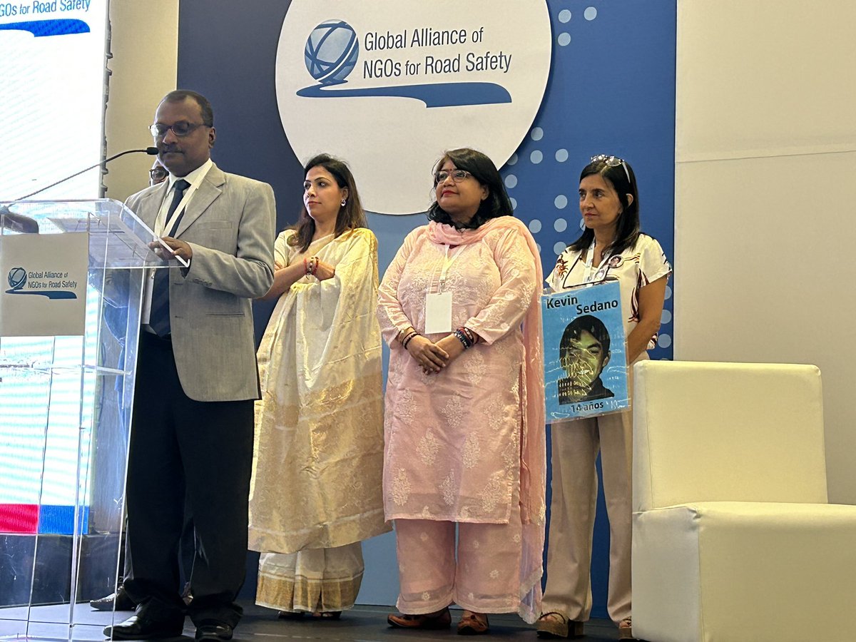 “Safe mobility is our right.  We demand evidence based interventions, accountability as well as NGO participation to reduce road deaths by 50%” These are the headlines of the El Salvador declaration of #RoadSafety NGOs launched today