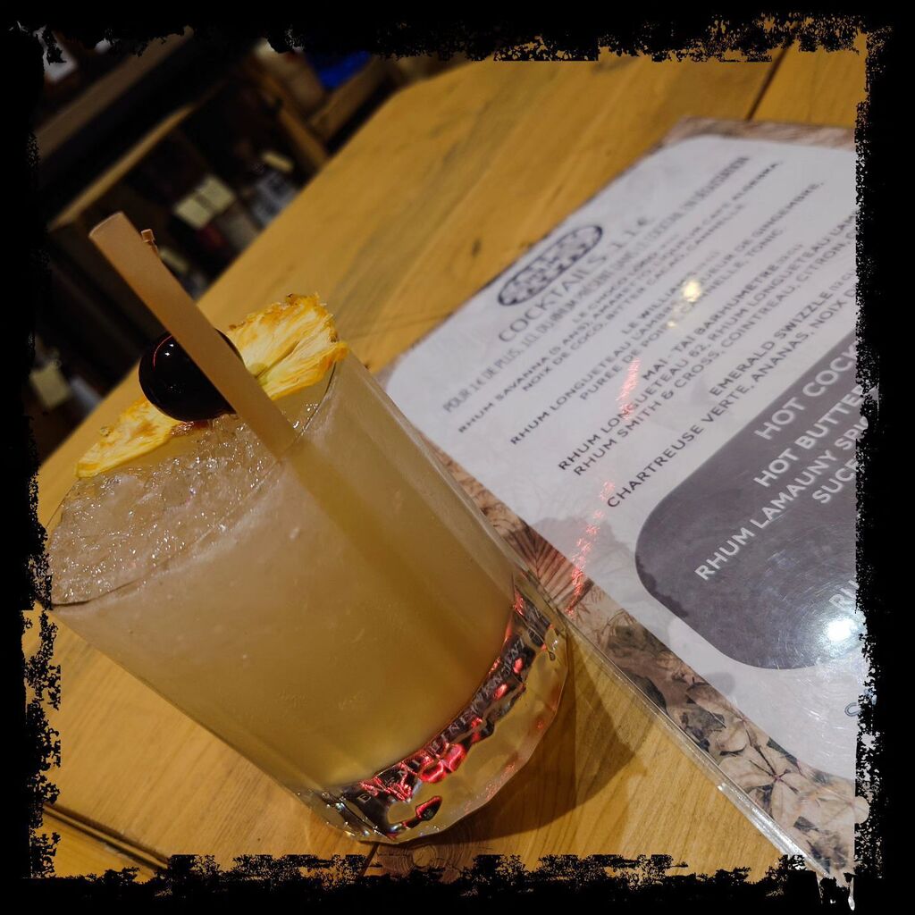 Tonight's #RumwiththeMrs is coming from #Barhumètre in #Rennes. Pre #RumTasting #Cocktail #MaiTai with #RhumLongueteau 62, @Rhum_Longueteau L'ambré, @SmithandCrossRum, <a href="/Cointreau/">Muh.fiqri</a>, #Sours and Orgeat syrup
#SmithandCrossRum #Rum #RumCocktail #Cocktails #ar… instagr.am/p/CpiaYdarhp5/