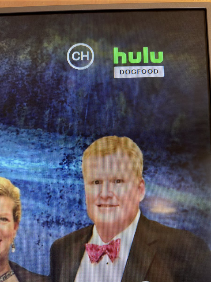 saidwut's tweet photo. Hey @hulu … what’s “dogfood”? https://t.co/Jv6zUipydB