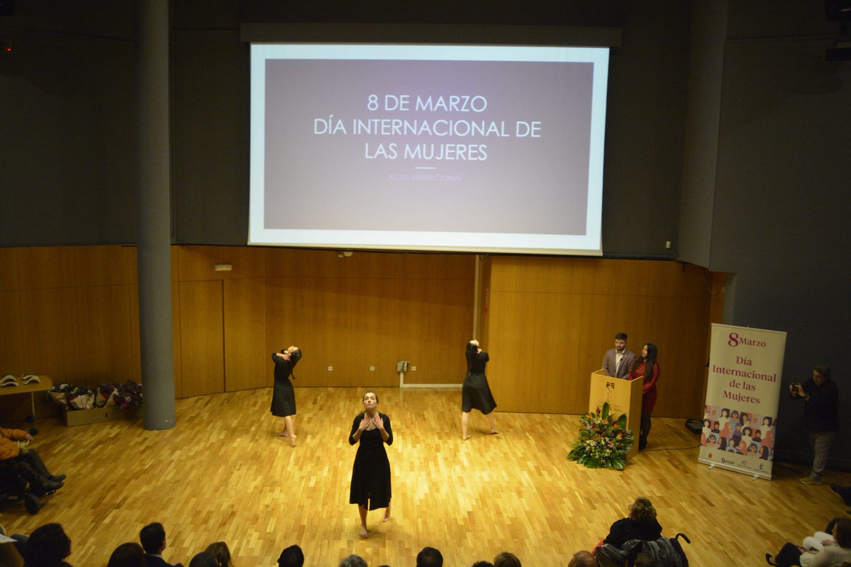CsCuencaCiudad's tweet photo. Hoy, #8marzo , @cristinaelenafu, candidata a la alcaldía de #cuenca , en el acto Institucional por el #diadelamujer 

¡Enhorabuena! a todas las premiadas en el acto de hoy, sois un ejemplo para tod@s

#Centrados_en_Cuenca #YoconCris #cscuenca #cscastillalamancha #inconformistas https://t.co/J49Axyzsze