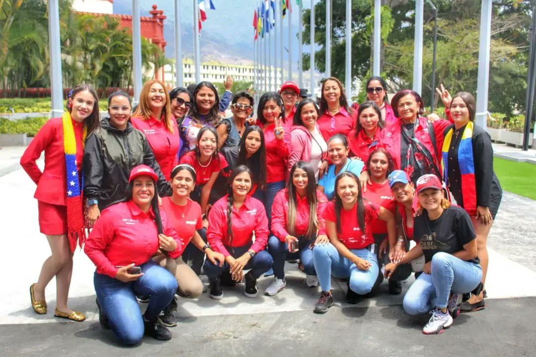 Agradezco a nuestros hermanos de las diferentes estructuras del <a href="/PartidoPSUV/">PSUV</a> en Guárico que vinieron a inspirar con su presencia y a llenarnos de fuerza para seguir avanzando.

Con Chávez y su legado, nosotros venceremos ❤️