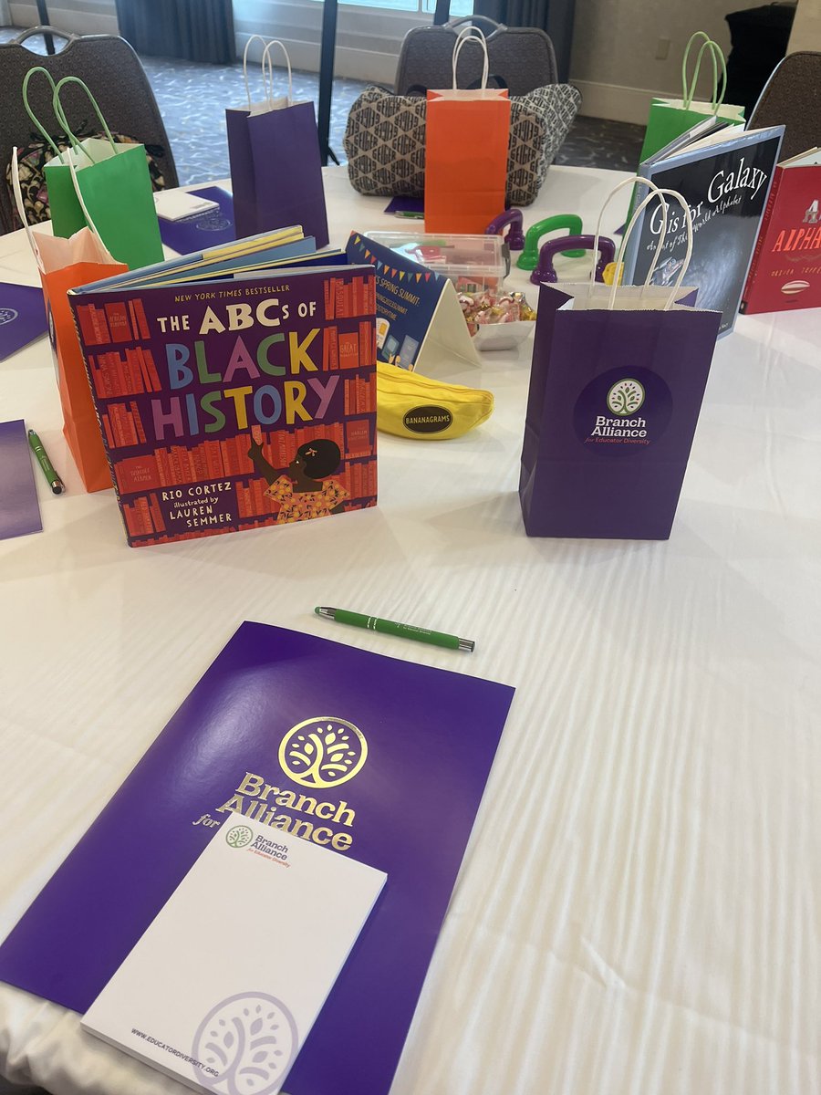 S_Rodriguez12's tweet photo. Ready to begin day 1 of @Branch_EDU Spring Summit focused on early literacy #BranchEDSpring2023Summit #BranchEDStoryTime https://t.co/HyDJi68Quv