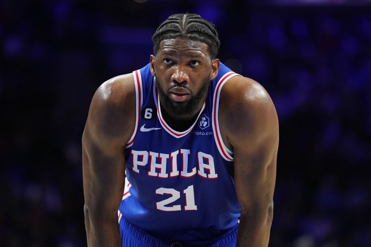 FR_Sixers's tweet photo. Joel a repris la première place du classement de meilleur scoreur de la ligue devant Luka Doncic.

Embiid: 33.288 PPG
Doncic: 33.286 PPG

S’il venait à remporter ce titre, ce serait la première fois qu’un pivot le remporte en back-to-back depuis Bob McAdoo (1973-1976). https://t.co/sTYZao7OJX