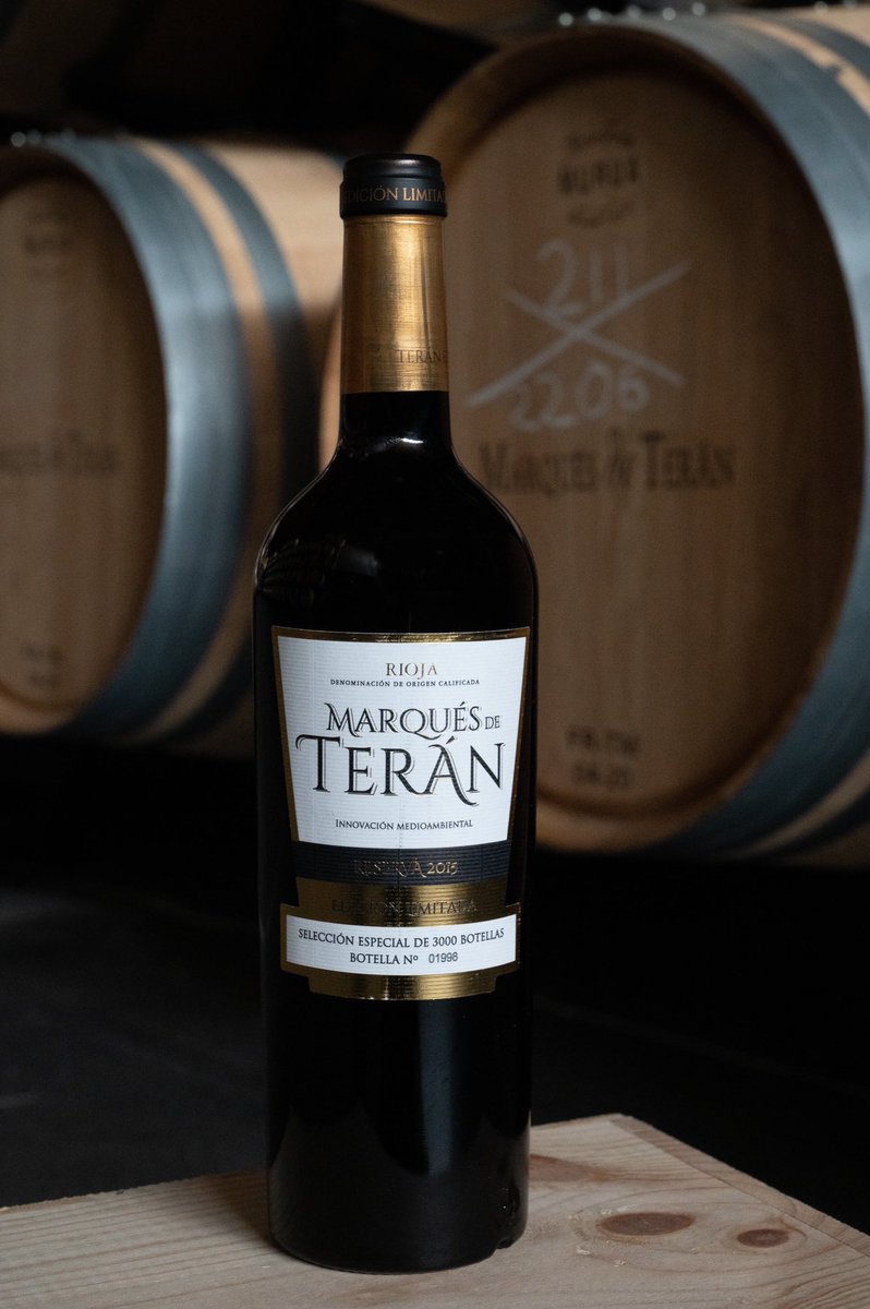 @marquesdeteran RESERVA Edición Limitada 2015
Nuestro vino más exclusivo. Toda una experiencia para los sentidos. 
100% representativo de la #riojaalta. 🍷🍇 Toda una #experienciateran🍷 
Disponible en nuestra tienda online @marquesdeteran  #marquesdeteran #rioja #riojawine #wine