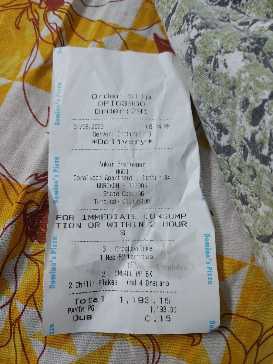 ankur1236444's tweet photo. @dominos No sticker, instead of 5 pieces got only 4. @dominos_india please take action. https://t.co/IVrXGpthlm