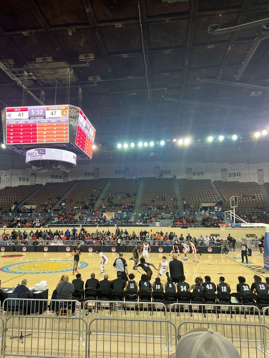 BryanMo's tweet image. Saints with a big 2nd half run to close the gap to 6.  47-41 5:29 to go.  #MarchOn