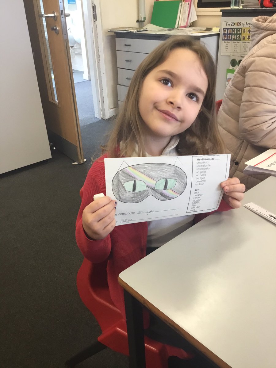 HFyear3's tweet photo. In Spanish today, the children were designing their own carnival masks and describing the animals and colours @network_primary https://t.co/dUh0GUY73V