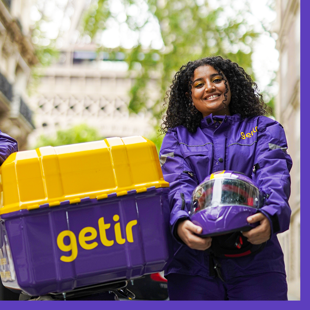 Nous souhaitons rendre hommage à toutes les femmes chez Getir, notamment à nos livreuses qui sillonnent les rues de la ville pour livrer vos courses 💜💛 
 #JourneeDeLaFemme