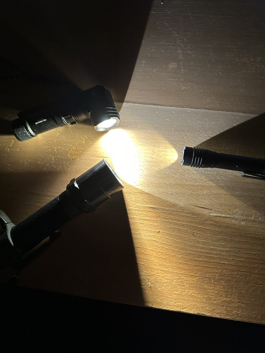 ohagi3da's tweet image. #H2T
#ezligh
#protac
#燈

最初は明るい事を自慢してたんですよね

最近は
気がついたら
友達の奥様に
この懐中電灯が暗くていい感じなのを自慢していて
もう終わってんなって思いました