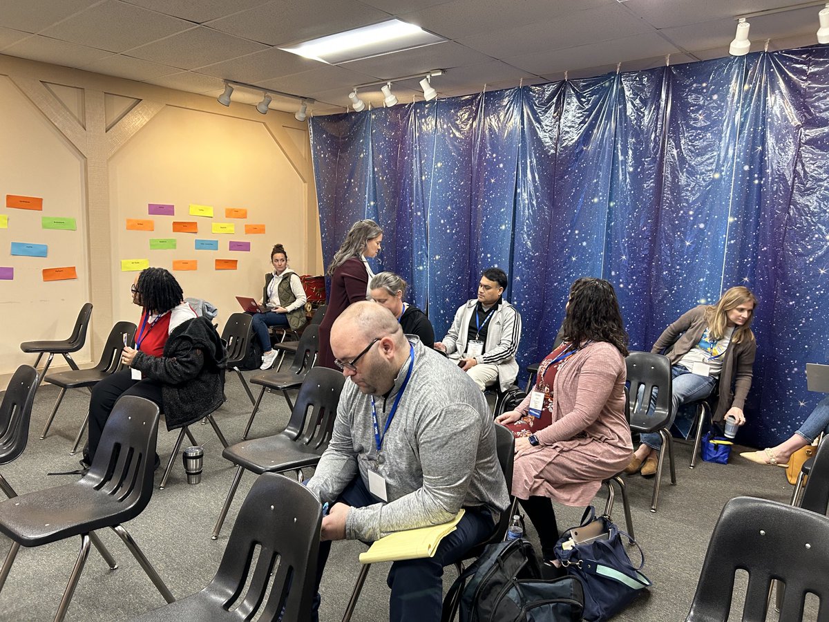 NDubs2017's tweet image. Dr ⁦@amnash⁩ rocking out her session at #EdTechRVA2023! ⁦@HCPS_Innovates⁩