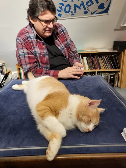 Cat College – Grosse Katzenschule (photo Lorenz Schär) <a href="/prestigiazione/">🅿🆁🅴🆂🆃🅸🅶🅸🅰🆉🅸🅾🅽🅴.🅸🆃</a>.it

The Magic Memories (109)
robertogiobbi.com/site/the-magic…

#magic #artofmagic #cardmagic #cards #cardtrick #closeupmagic #illusion #illusionist #instamagic #lecture #magia #magician  #prestigiazione