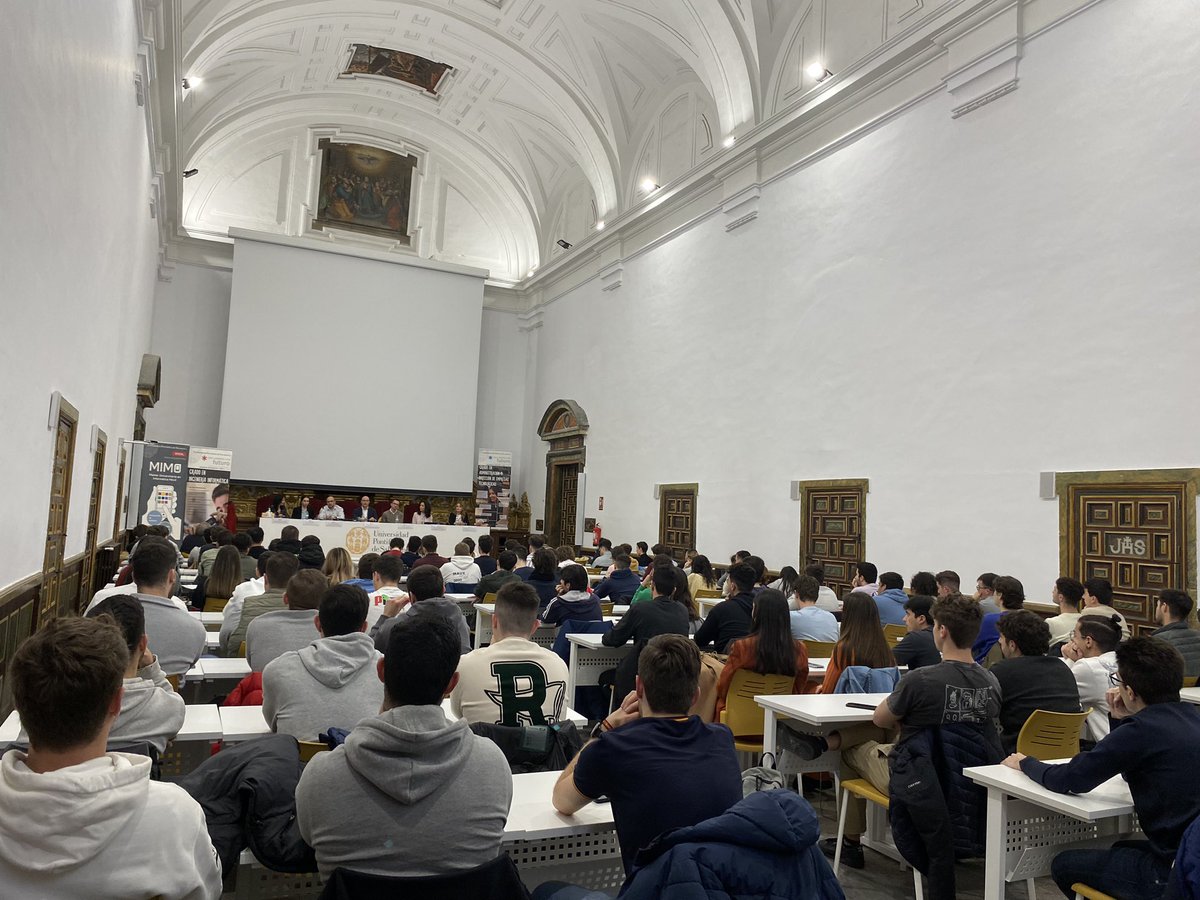 Nuestros alumnos conociendo de primera mano al mundo que les espera en nuestras Jornadas de tecnología y empresa. Gracias a todos los participantes 😌😌