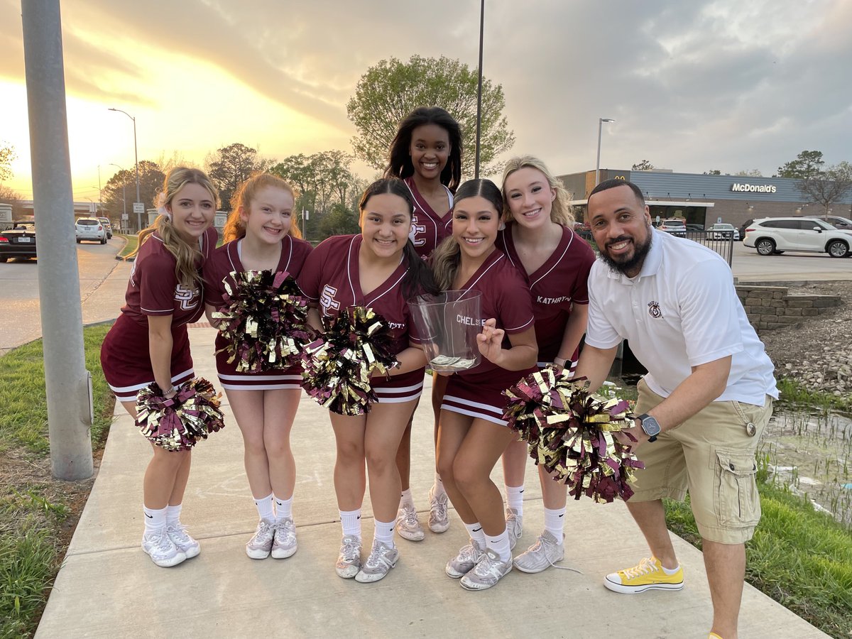 We enjoyed helping the Autumn Creek Watchdogs at McTeacher Night! Great support for a great organization. ⁦<a href="/HumbleISD/">Humble ISD</a>⁩