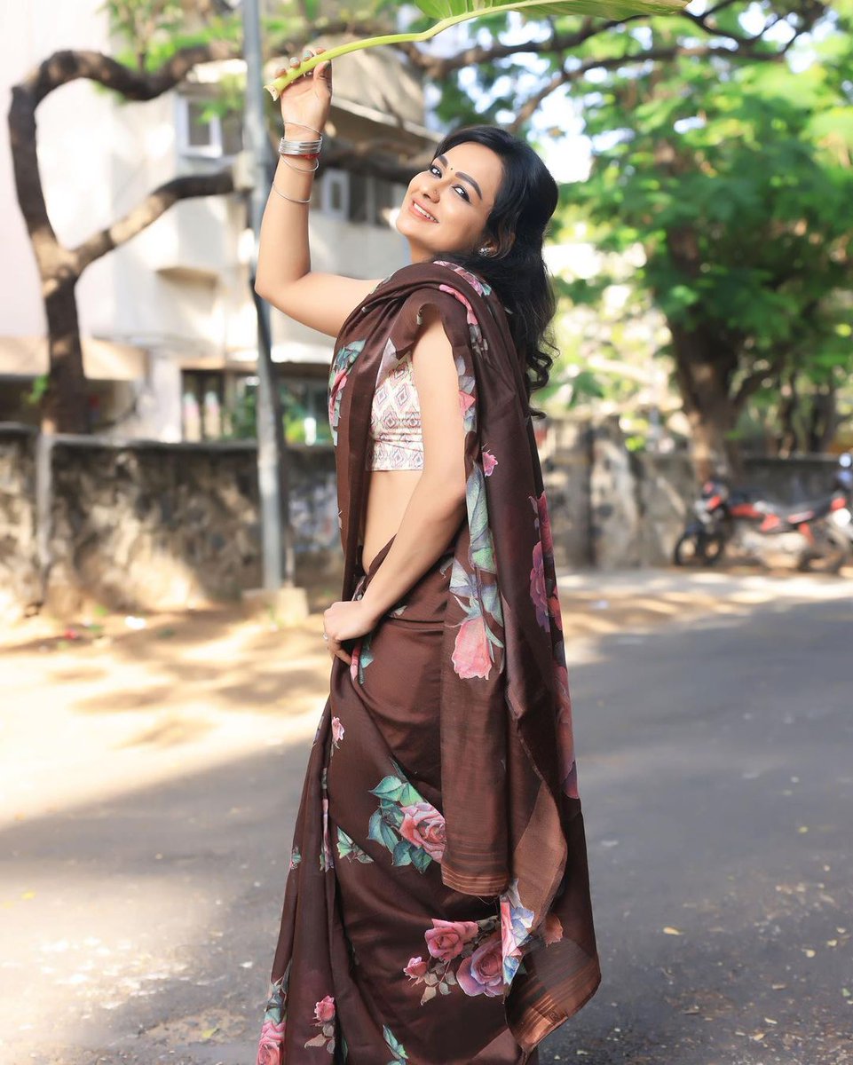 modesonely's tweet photo. Actress #shantini Dressed Up As Gorgeous Diva In Traditional Wear For Her Latest Photoshoot 📸
@Prabhastylish https://t.co/DrPc9r966L