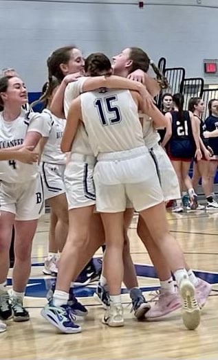 grace_weisz's tweet photo. Thank you so much to my amazingly supportive team for such a great season! I fought for every rebound and improved greatly under the net. Next I want to work on demanding the ball when I’m open to find more scoring opportunities. https://t.co/cuISAerTJw