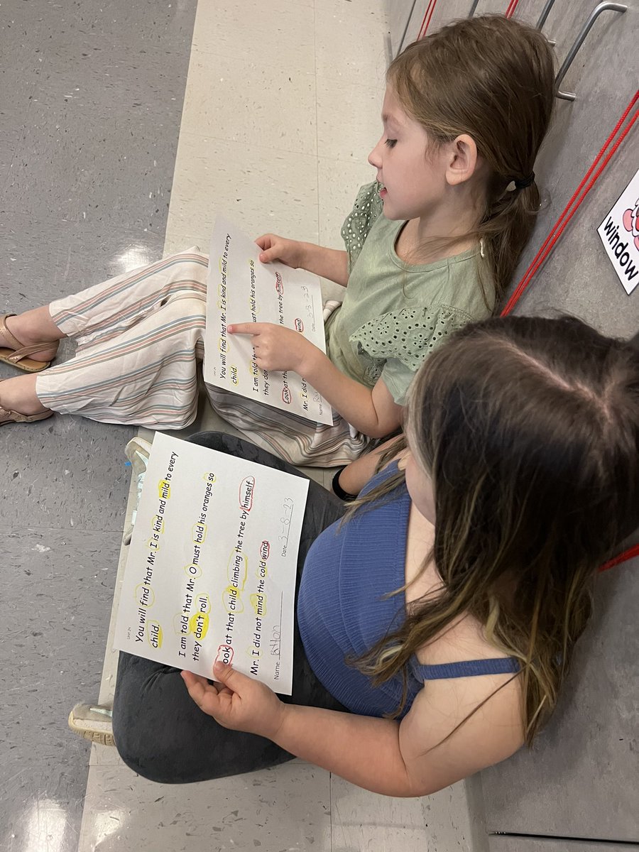 ms_dinardo's tweet photo. @MillsRiverSch reading letterland sentences with our fluency partners #heretofly #theplacetobe https://t.co/GPeZ2MnXHw