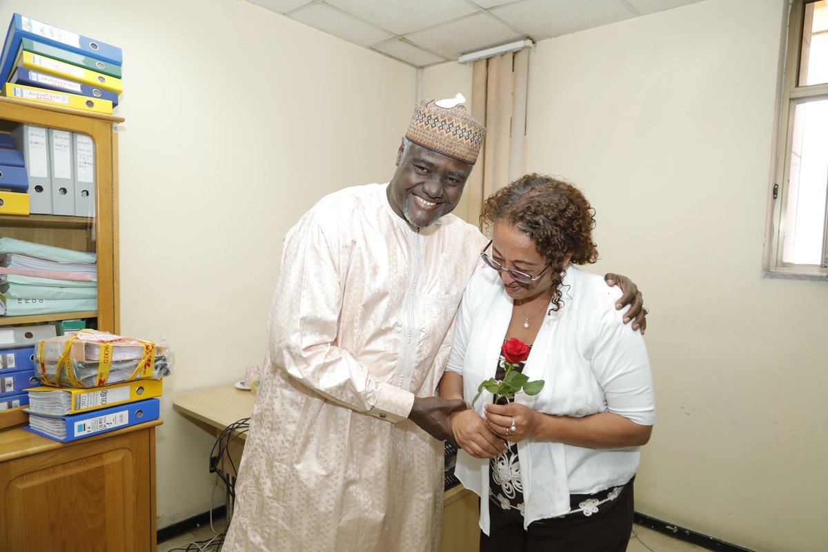 AUC_MoussaFaki's tweet photo. 2/2: I salute all our Sisters and collegues at the @_AfricanUnion and on the Continent this #InternationalWomensDay. On est ensemble. https://t.co/1kmf4fNuUM