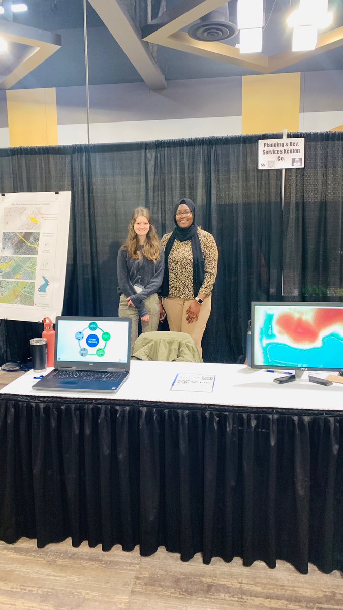 HillYeah7's tweet photo. PDS and the #GIS team are engaging with students about career paths at the NKY Convention Center for the Inspire To Hire event. Having an interactive augmented reality sandbox to talk about #planning and #geospatial industries helps!!! #nky #career #jobs #SARndbox https://t.co/iVd9FXmdIX