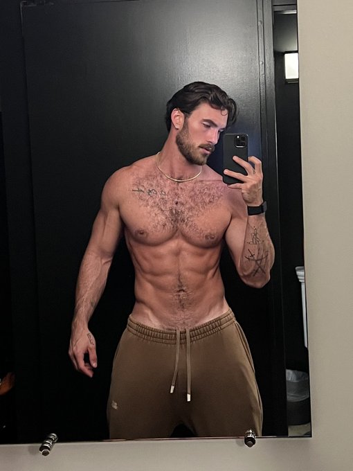 you&rsquo;ve come a long way, bud. 9 year transformation ! https://t.co/NoCWlGaEOG