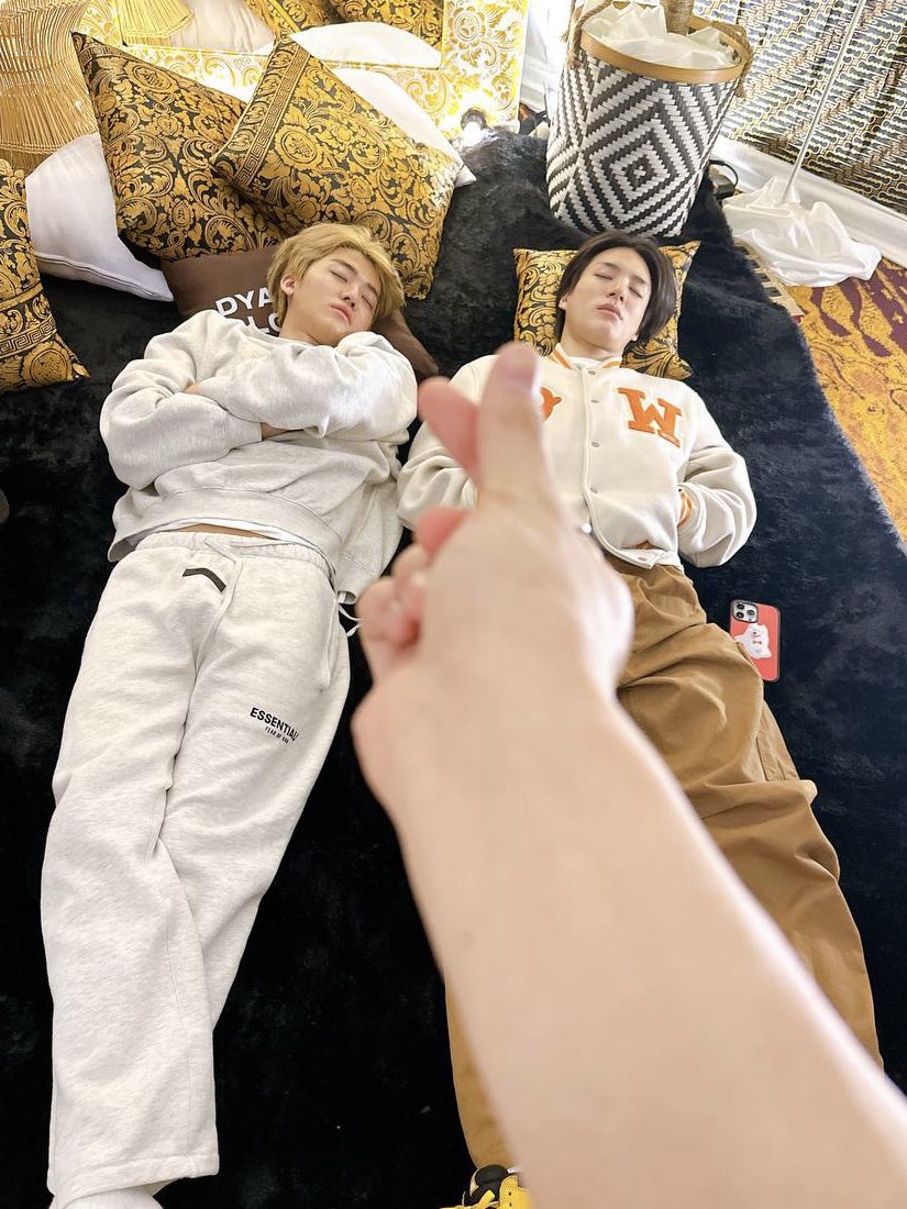 pximaie's tweet image. ผู้ถ่ายรู้สึกอย่างไร