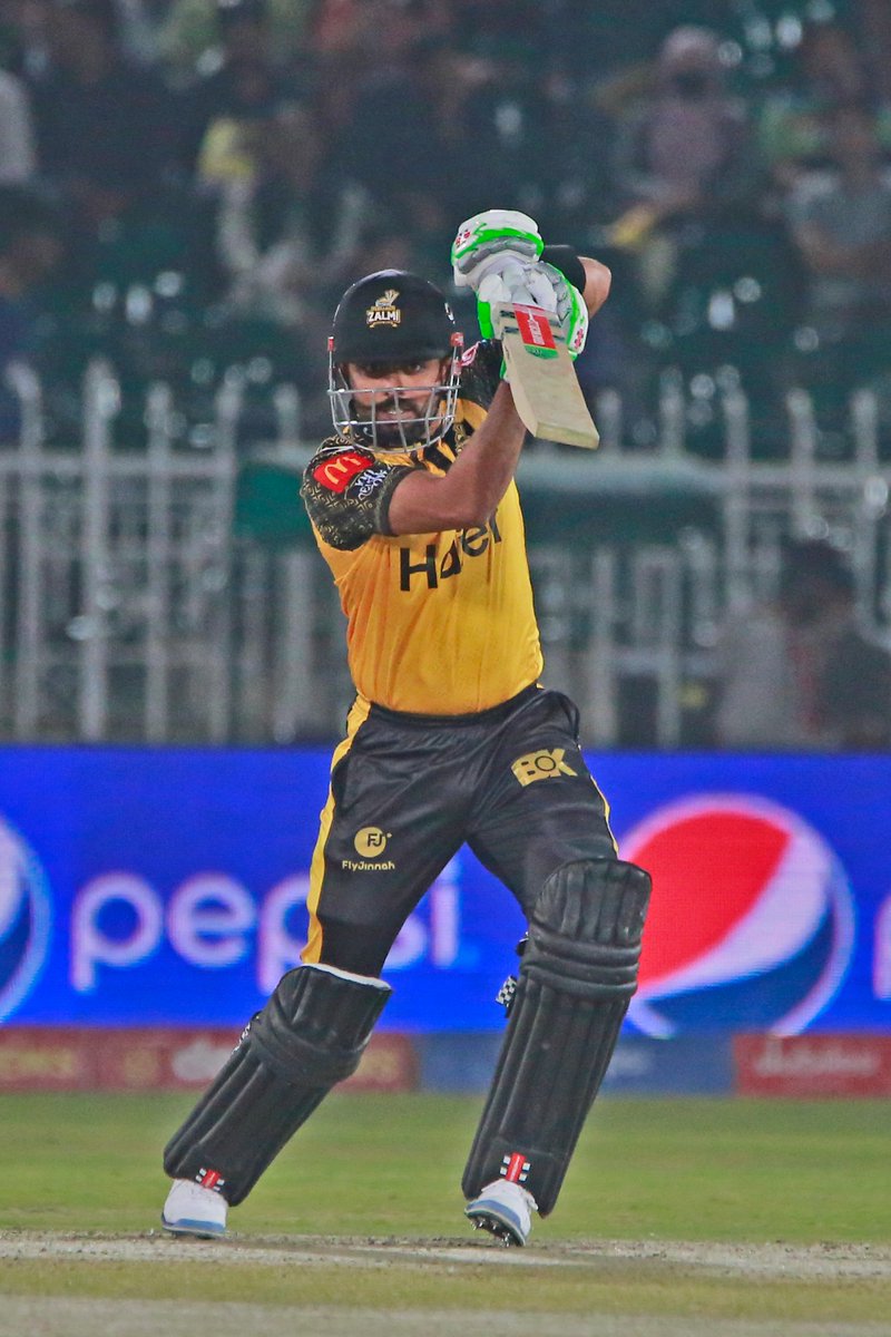 8th hundred in T20s for Babar Azam! 👏

A first PSL 💯 for Babar Azam, filled with some lovely cover drives 🔥🔥🔥

#BabarAzam #BA56ARMY #PZvQG #QGvsPZ
#BabarAzam𓃵