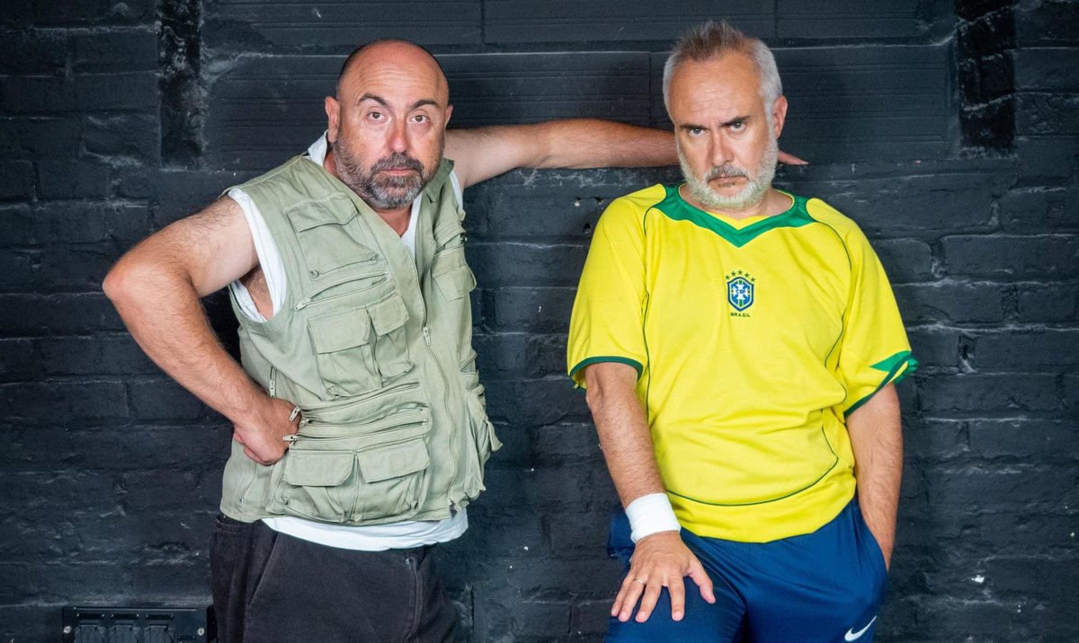 Blanes_cat's tweet photo. Notícia: @TEATRECBS acull divendres #Nirastredequivamser, el retorn de @xuriguera i #FelFaixedas als escenaris Els dos exmembres de #TeatredeGuerrilla recuperen la seva essència amb l’obra que està a punt d’exhaurir localitats: https://t.co/nPJQ17TGPy
https://t.co/S4eqdU0x05 https://t.co/TH8CmehQS9