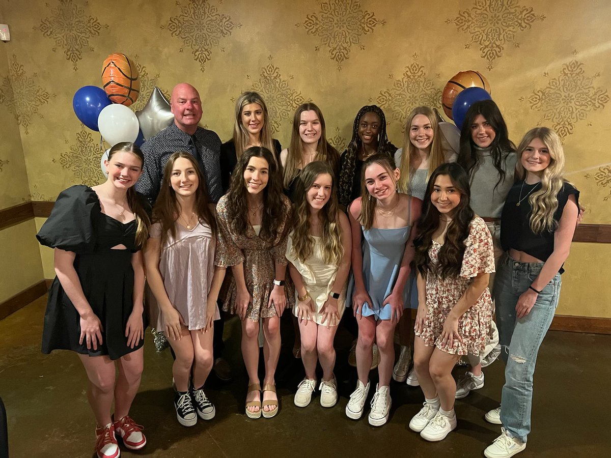 We had a great end of season banquet!! Thank you Lady Mustangs for an OUTSTANDING YEAR!! ⁦<a href="/FwoodAthletics/">Friendswood Athletics</a>⁩ ⁦<a href="/fhsmustangs/">Friendswood High School</a>⁩