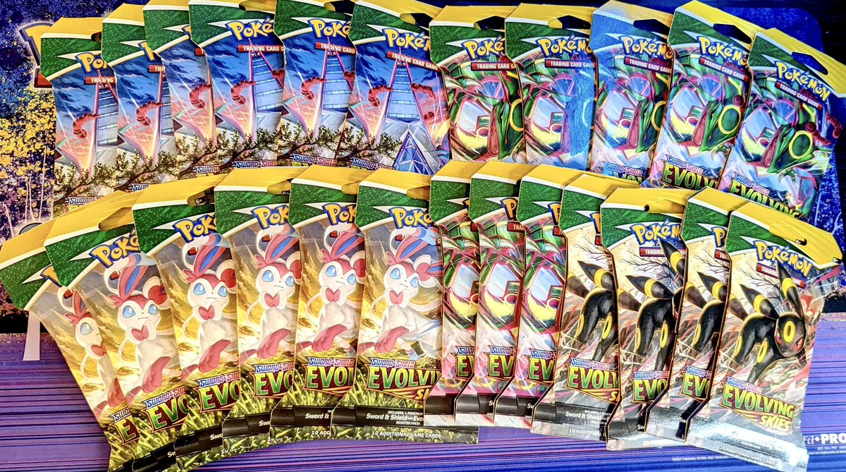 🐉 Evolving Skies Giveaway 🐉 

For a chance to win an art set of Sleeved Boosters:

✅ Like &amp; RT
✅ follow <a href="/PokeCollectrJ/">Collector J</a> 
✅ nothing else. Enjoy 

Bonus points if you end up pulling the Moonbreon 😛

Winner picked next Wed 3/17