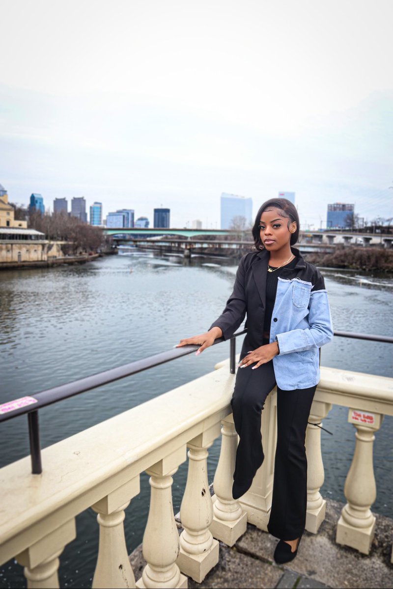 Im__Mheee's tweet photo. Less perfection more authenticity π€
β’
β’
Blazer : SPAH_boutique https://t.co/NjB0DE90aB
#blazer #fashion #blazerstyle #style #blazerimport #phillyboutiques #blouse #outfit #clothing #onlineshopping https://t.co/k8hQ6GkNin